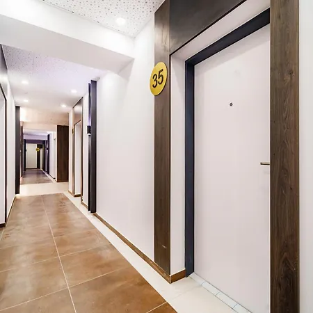 Smart - Gloria Avenue - By Openhouse *