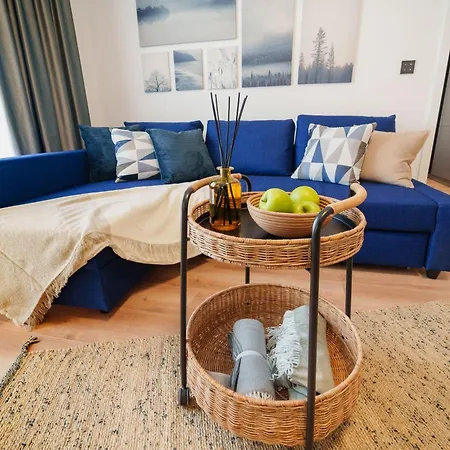 Smart - Gloria Avenue - By Openhouse *