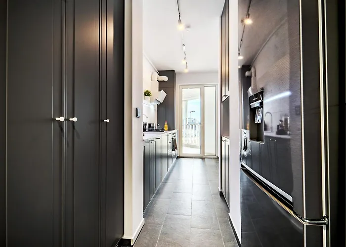 Smart - Gloria Avenue - By Openhouse Apartment *