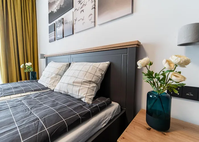 Smart - Gloria Avenue - By Openhouse Apartment