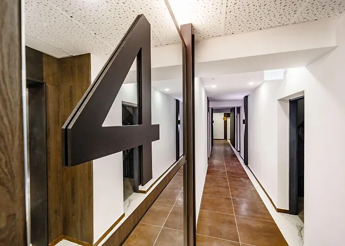 Smart - Gloria Avenue - By Openhouse Apartment *