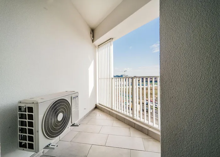 Apartment Smart - Gloria Avenue - By Openhouse *